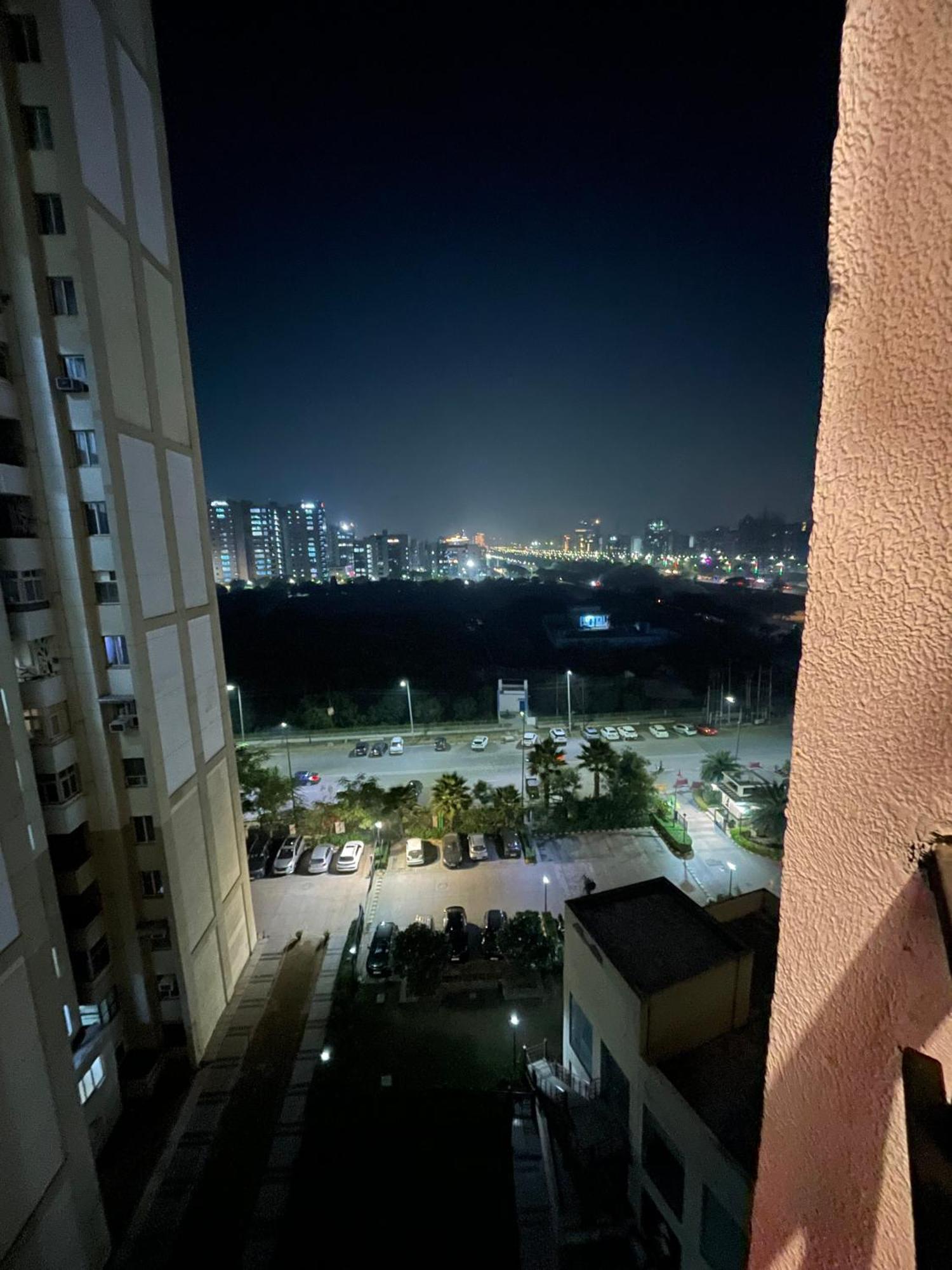 Dream Vibes Studio Apartment Noida Exterior photo