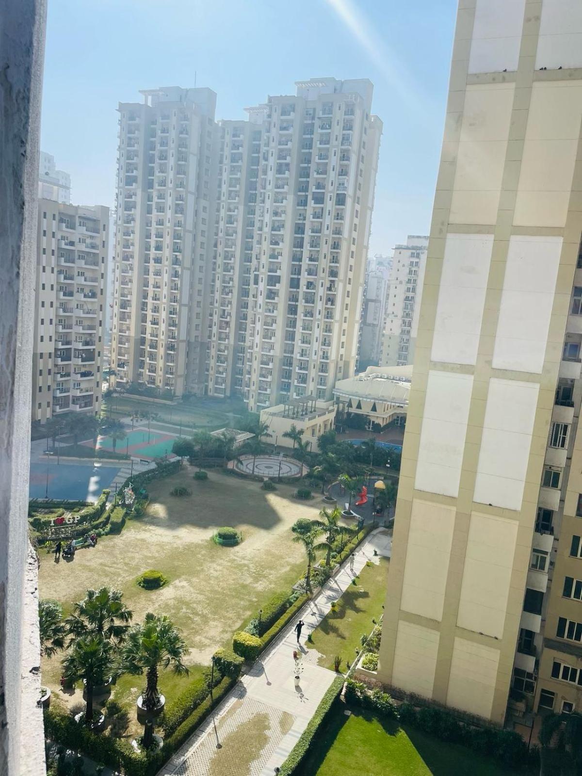 Dream Vibes Studio Apartment Noida Exterior photo